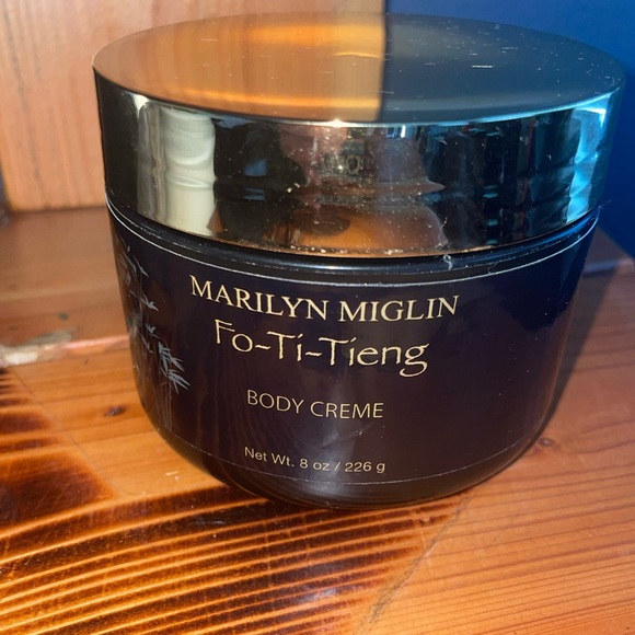 Marilyn Miglin Fo-Ti-Tieng Body Butter 8.oz Preowned 80% approx Left Frangrance - Picture 3 of 8